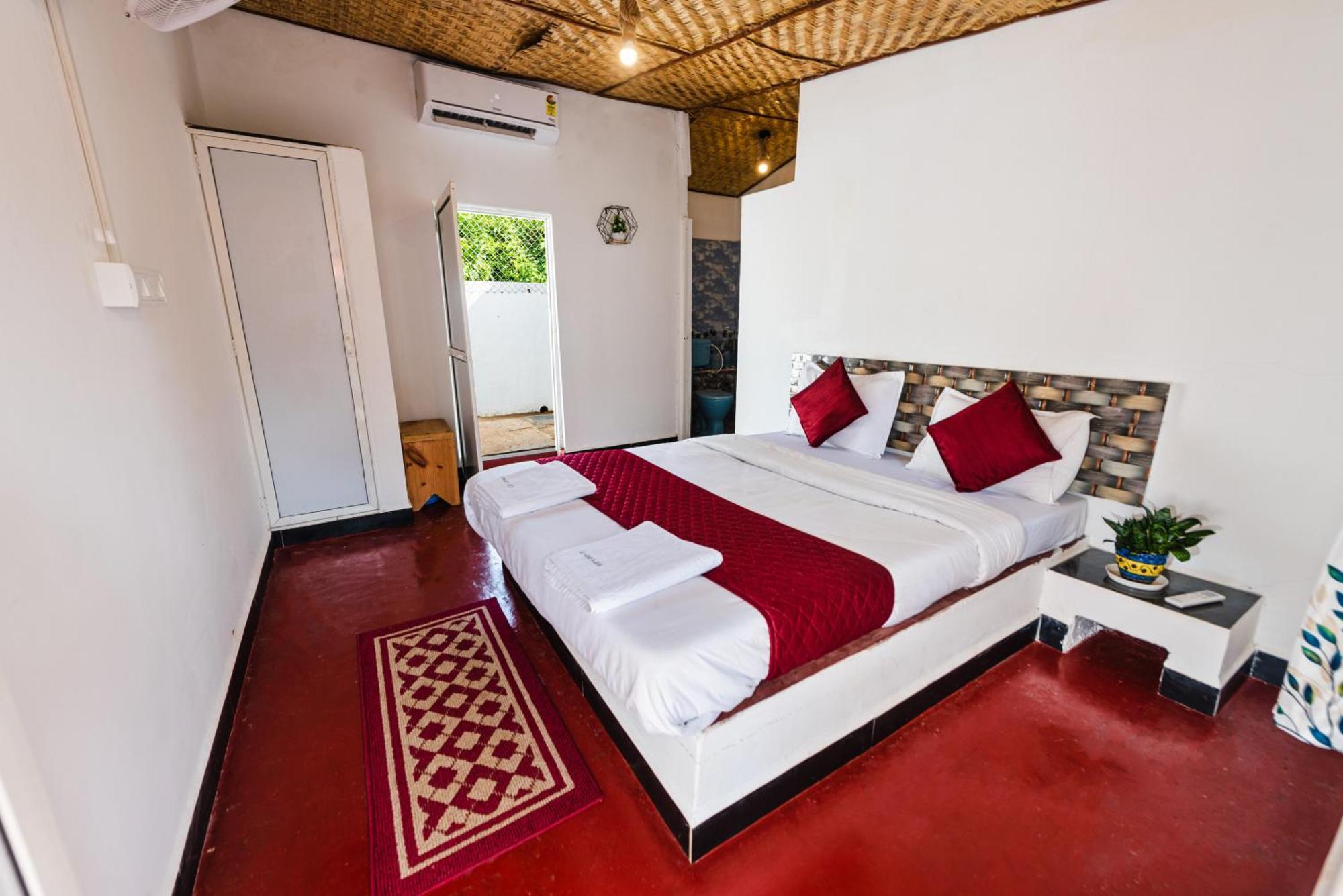 Hotel La Paulo'S Near Beach Resort Морджим Экстерьер фото